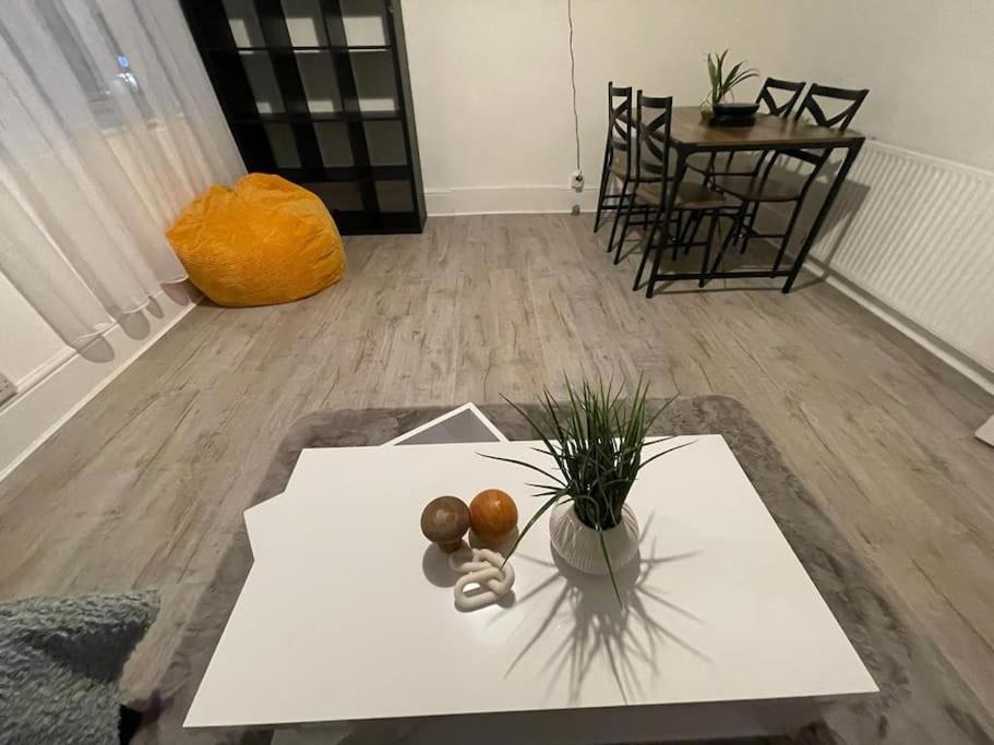 Comfortable 2 Bedroom On Tower Bridge 伦敦 外观 照片