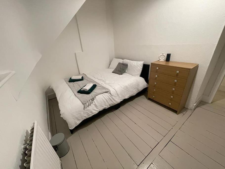 Comfortable 2 Bedroom On Tower Bridge 伦敦 外观 照片